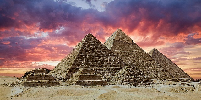 Who Built the Egyptian Pyramids?